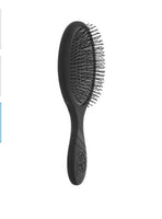 Wet pro detangling brush